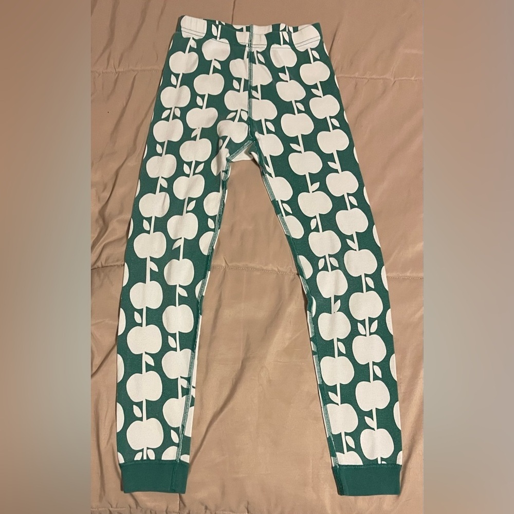 Hanna Andersson Green and White Apple Print Leggings